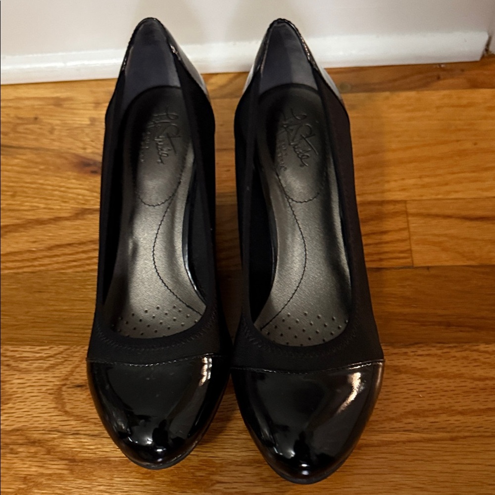 Life Stride Glossy Black Heels